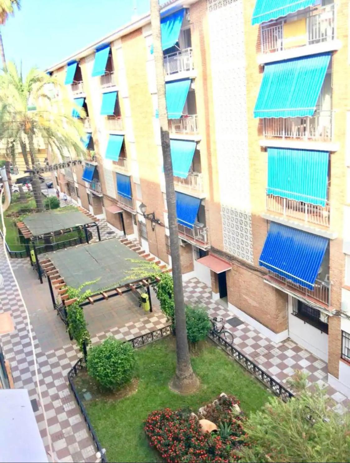 Habitacion 2 En Tercera Planta Sin Ascensor No Es Un Piso Entero! A Compartir Bano Y Cocina! 푸엔히롤라 외부 사진